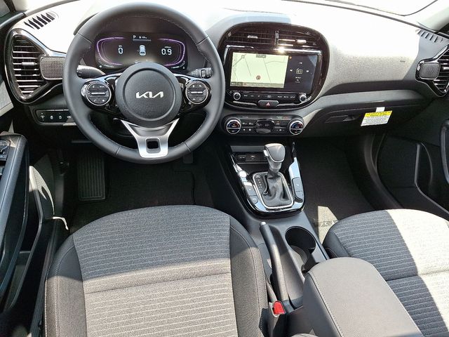 Vehicle image 10 of 21