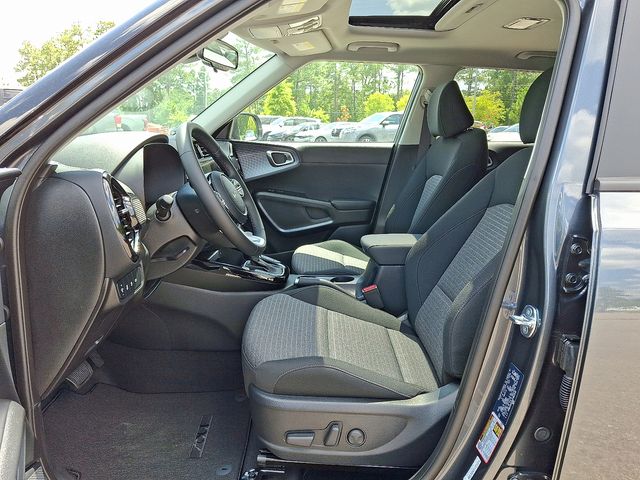 Vehicle image 8 of 21