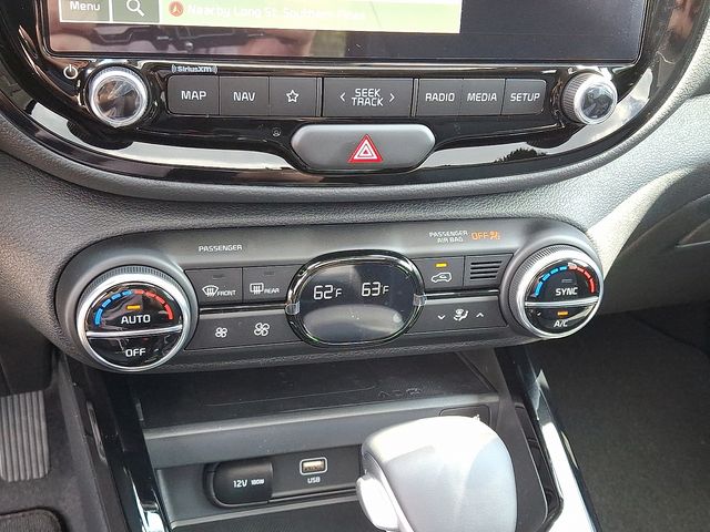 Vehicle image 20 of 21