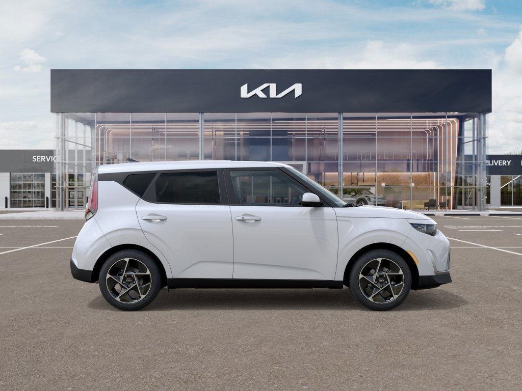 Vehicle image 5 of 27