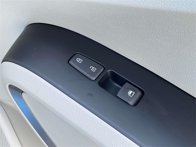 Vehicle image 19 of 37
