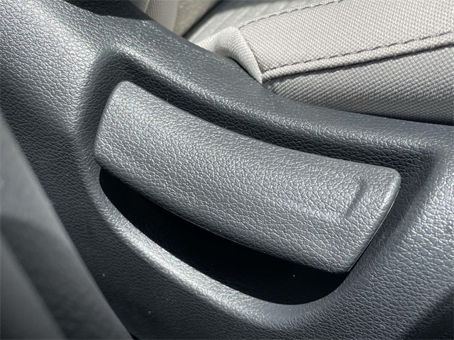 Vehicle image 21 of 37