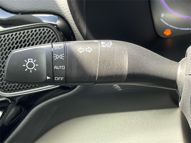 Vehicle image 32 of 37