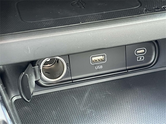 Vehicle image 35 of 37