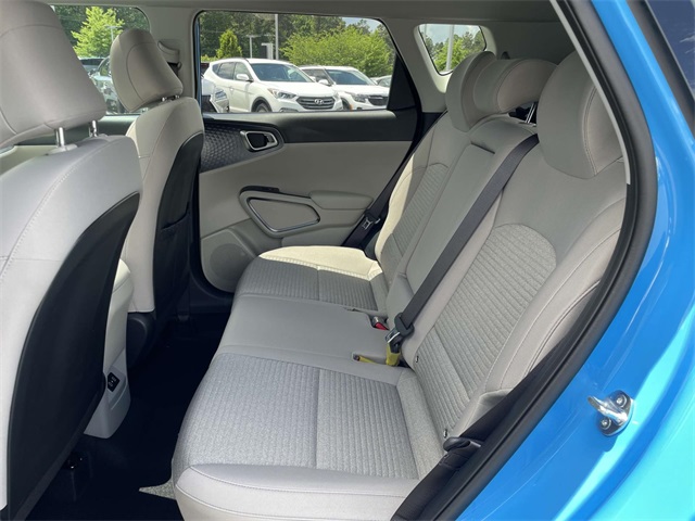 Vehicle image 11 of 37