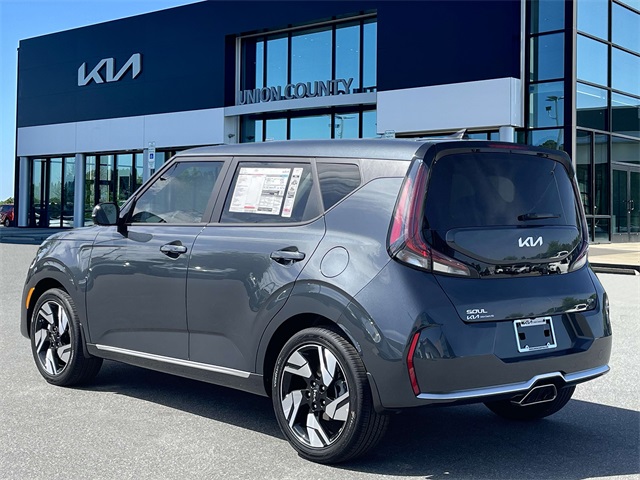 Vehicle image 6 of 37