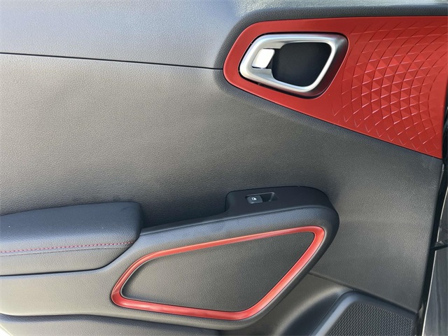 Vehicle image 25 of 37