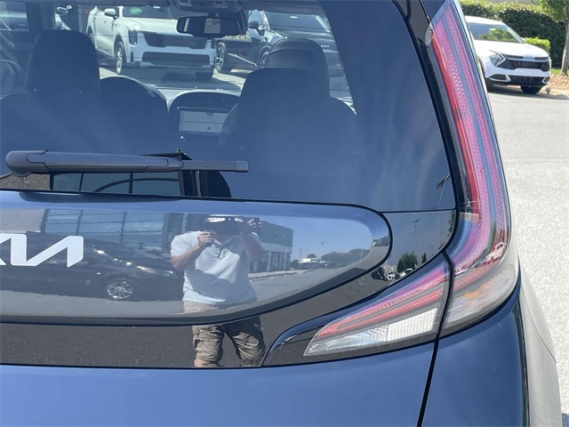 Vehicle image 18 of 37