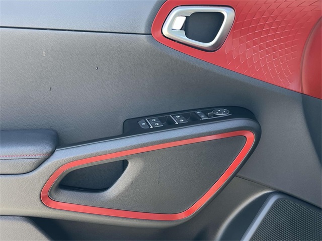 Vehicle image 26 of 37