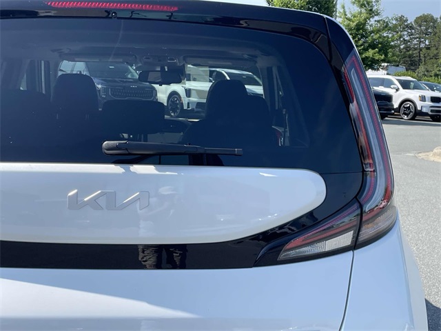Vehicle image 18 of 43