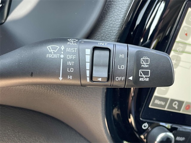 Vehicle image 33 of 43