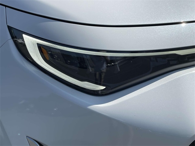 Vehicle image 15 of 43