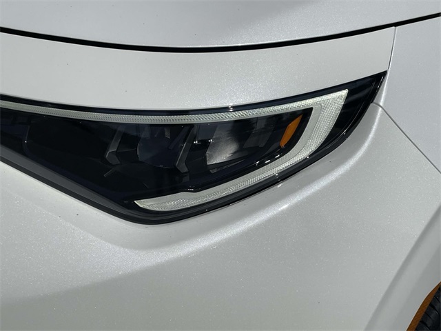 Vehicle image 16 of 43