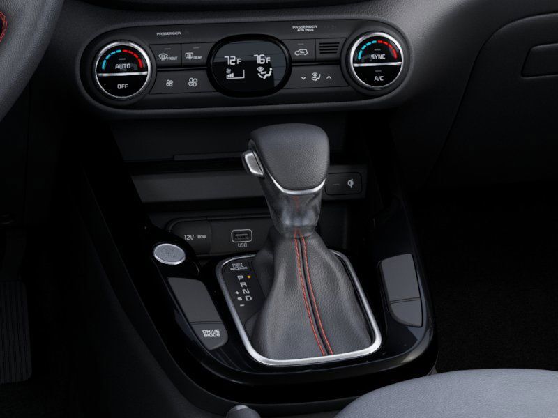Vehicle image 25 of 29
