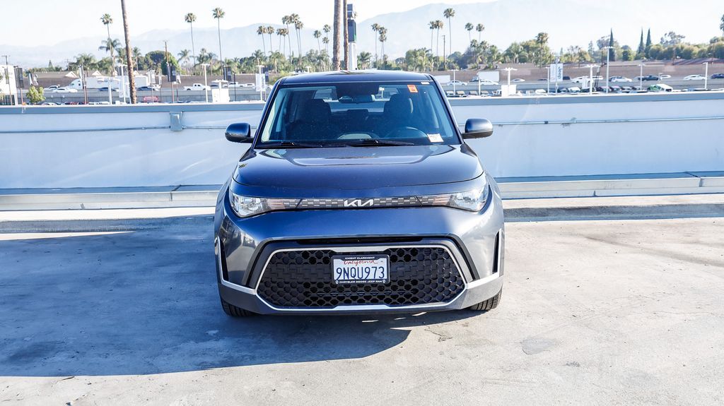 2025 Kia Soul LX Image 2 of 31