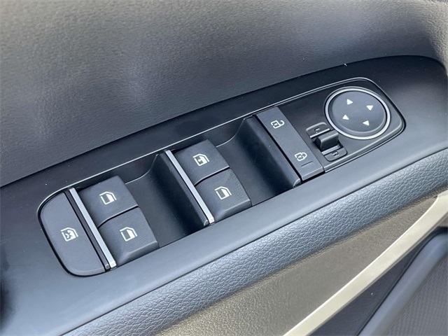 Vehicle image 26 of 35