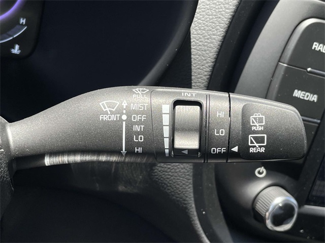 Vehicle image 32 of 35