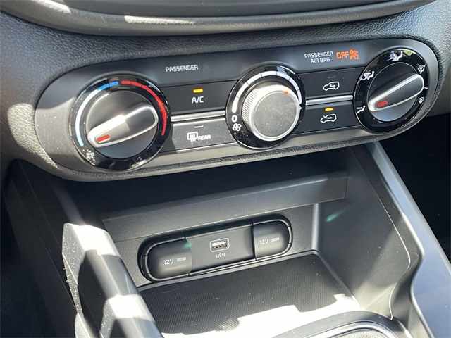 Vehicle image 33 of 35
