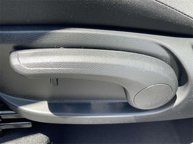 Vehicle image 27 of 35