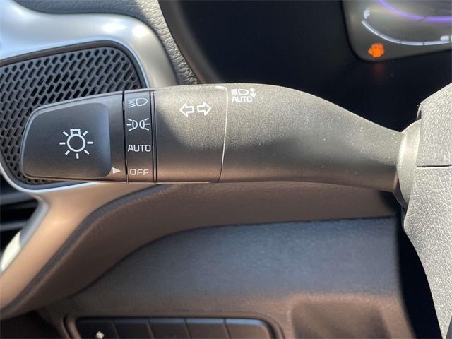 Vehicle image 31 of 35