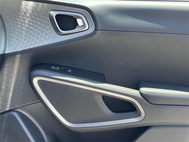 Vehicle image 18 of 35