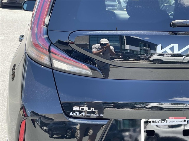 Vehicle image 16 of 35