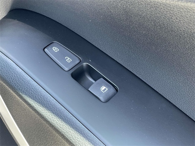 Vehicle image 19 of 35
