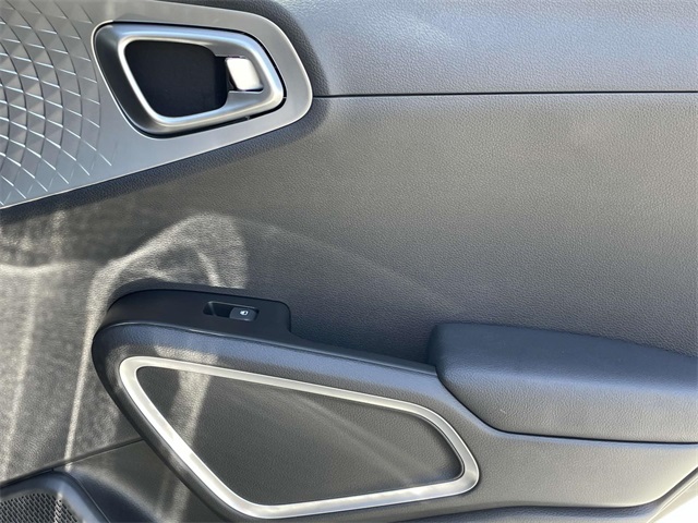 Vehicle image 22 of 35