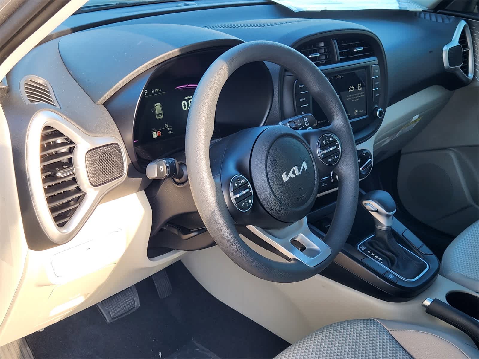 2025 Kia Soul LX Image 12 of 30