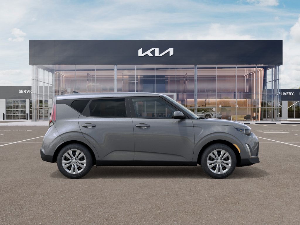 2025 Kia Soul LX Image 4 of 27