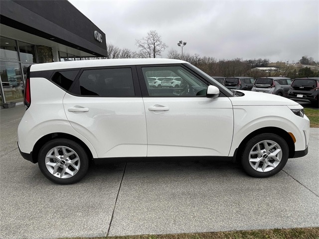 2025 Kia Soul LX Image 4 of 20