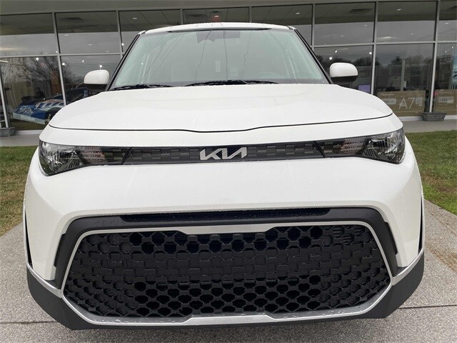 2025 Kia Soul LX Image 2 of 20