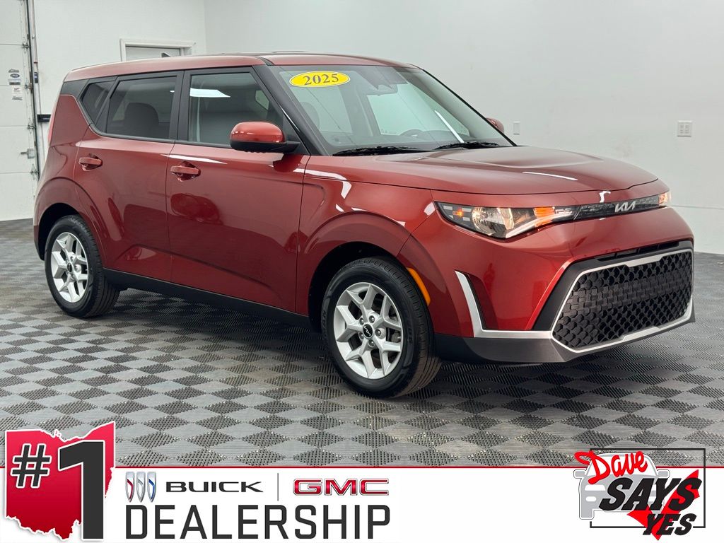 2025 Kia Soul LX Image 3 of 37