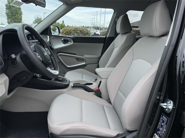 Vehicle image 10 of 35
