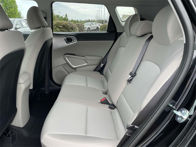 Vehicle image 11 of 35