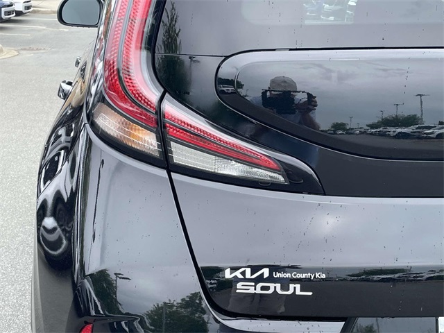 Vehicle image 16 of 35