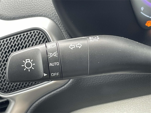 Vehicle image 31 of 35