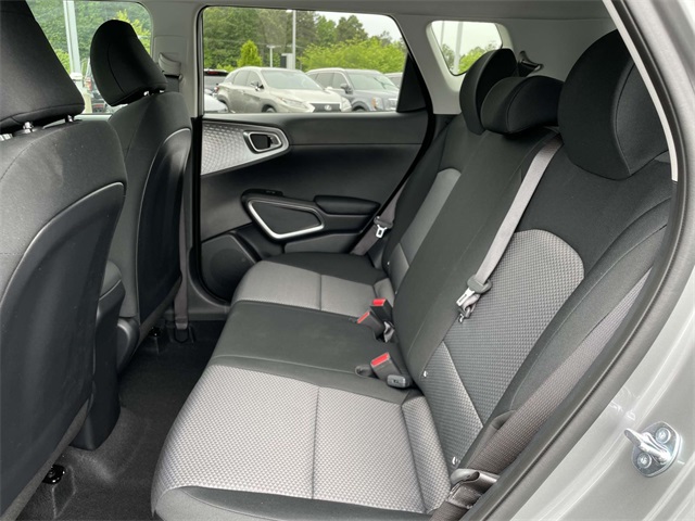 Vehicle image 11 of 35