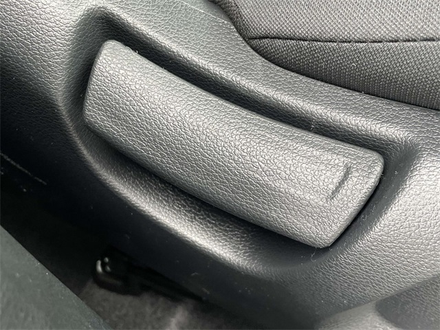 Vehicle image 21 of 35