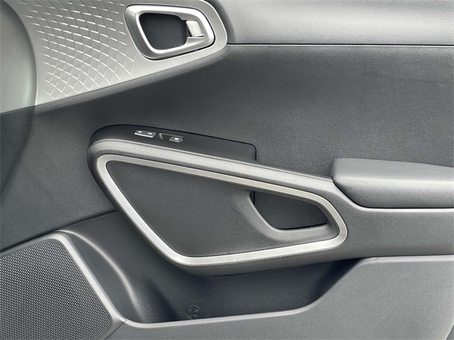 Vehicle image 18 of 35