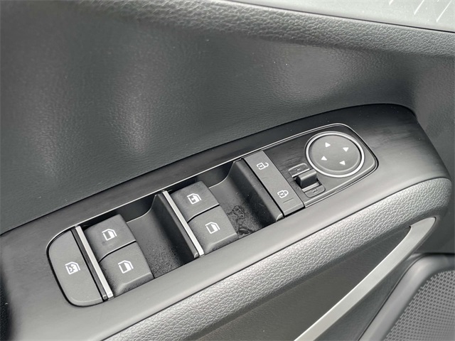 Vehicle image 26 of 35