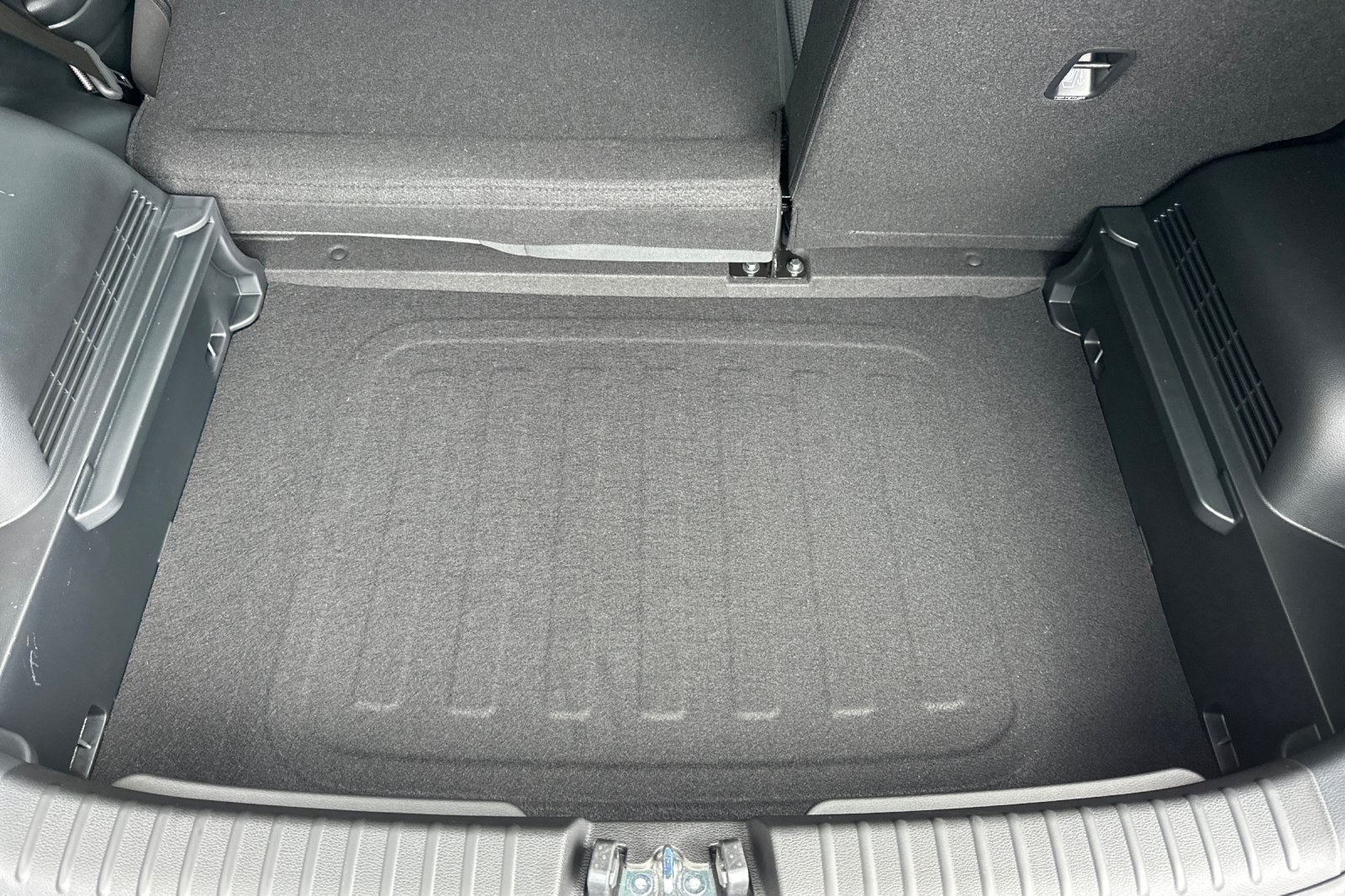Vehicle image 11 of 20