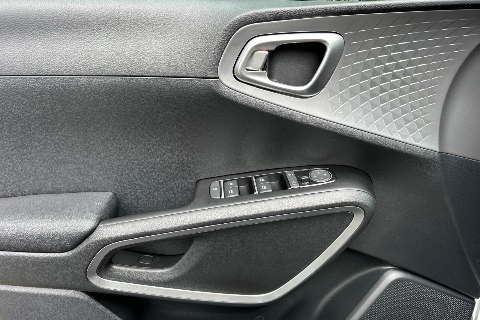 Vehicle image 7 of 20