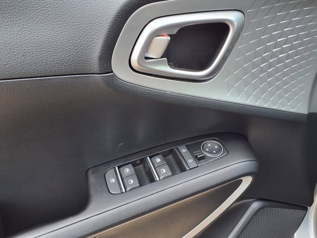 2025 Kia Soul LX Image 20 of 27