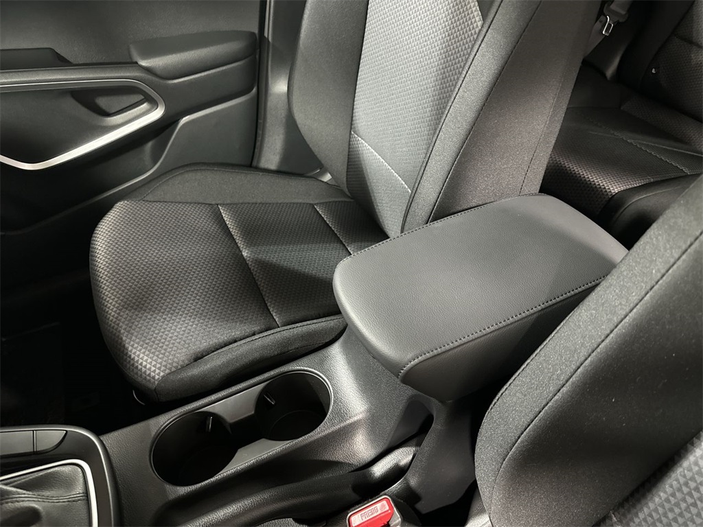Vehicle image 24 of 28