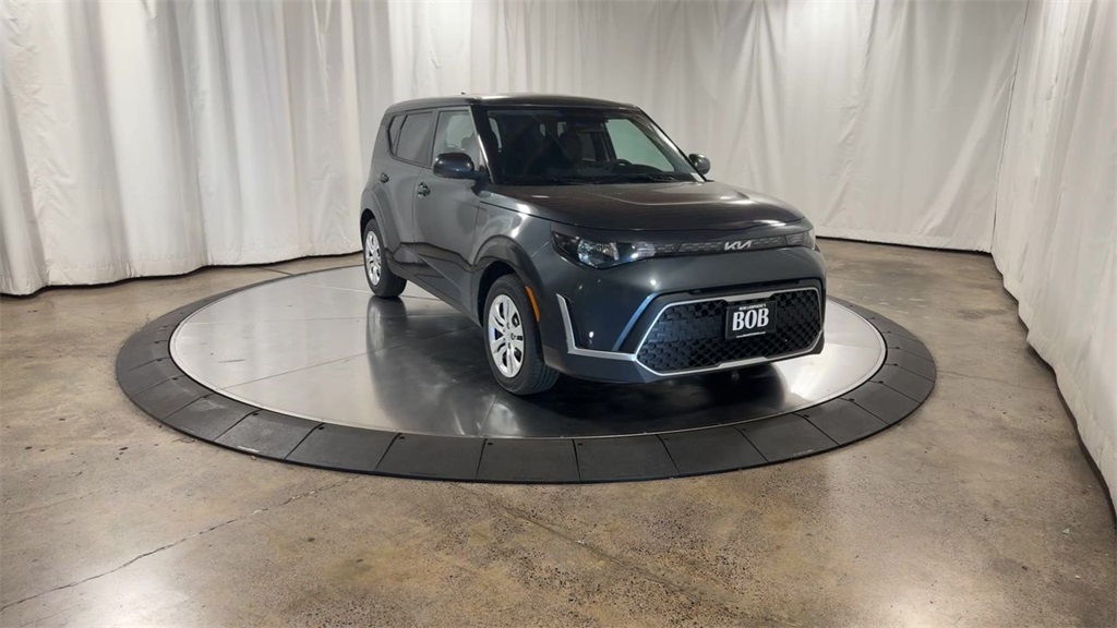 Vehicle image 7 of 28