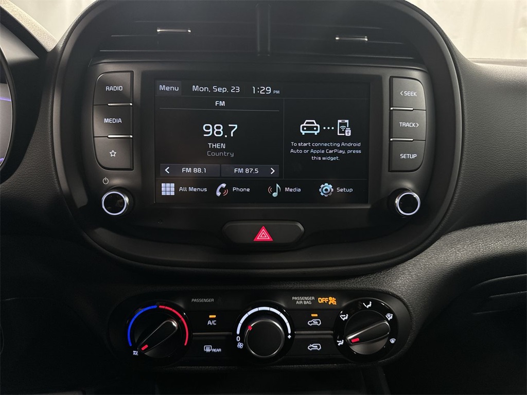 Vehicle image 20 of 28