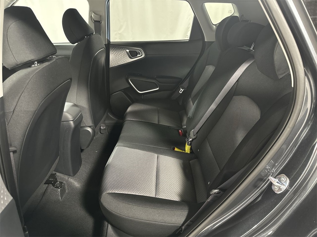 Vehicle image 25 of 28