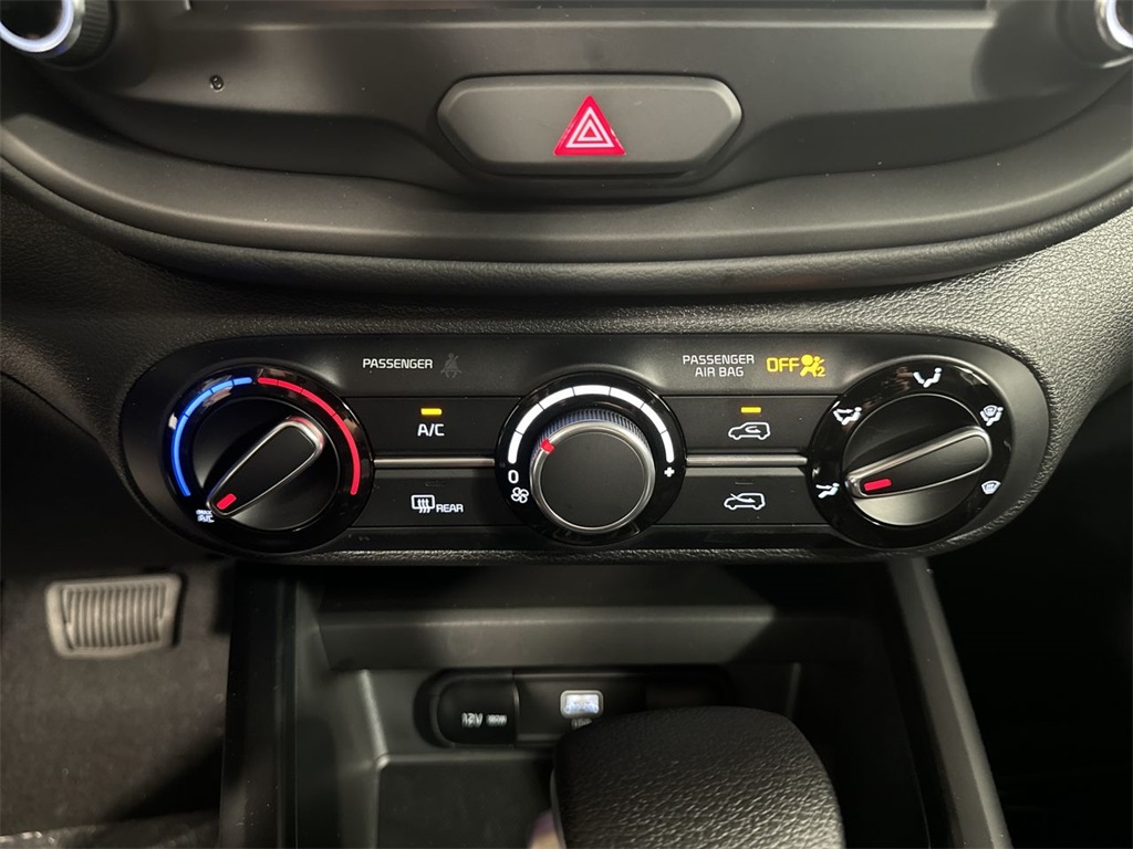 Vehicle image 22 of 28