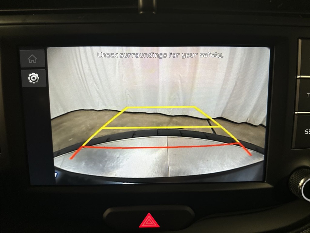 Vehicle image 21 of 28